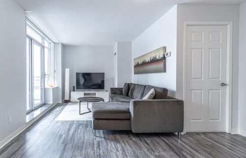 510-73 King William Cres, Richmond Hill, ON, L4B0C2 | Card Image