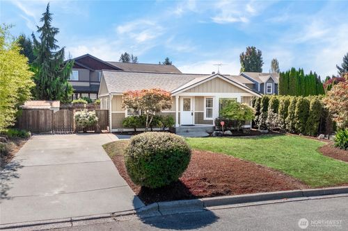 1617 Ne 28th St, Renton, WA, 98056-2230 | Card Image