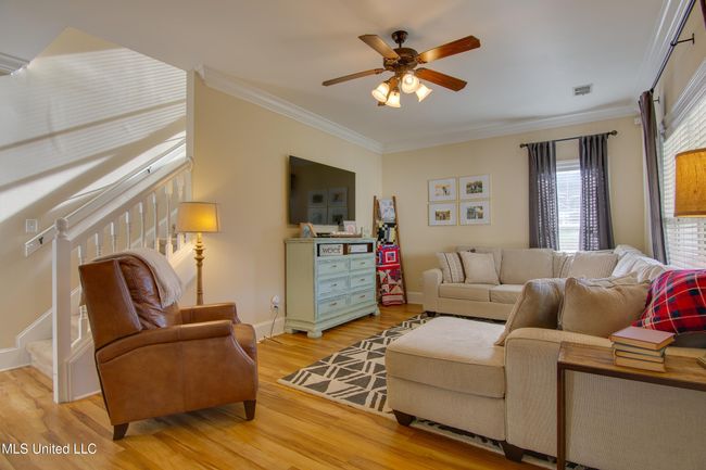 Living Room | Image 9