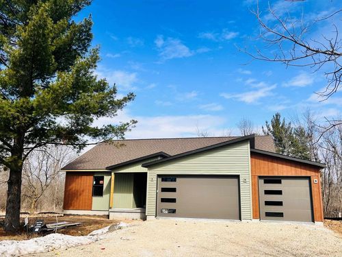 640 Fiddlehead Court, Green Lake, WI, 54941 | Card Image