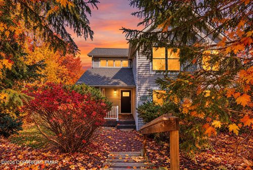 347 Hemlock Ln, Tannersville, PA, 18372-7711 | Card Image
