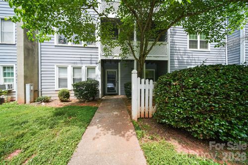6049 Green Forest Dr, Charlotte, NC, 28212-4592 | Card Image