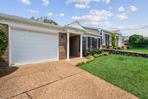 446 Siena Dr, Nashville, TN, 37205-3576 | Card Image