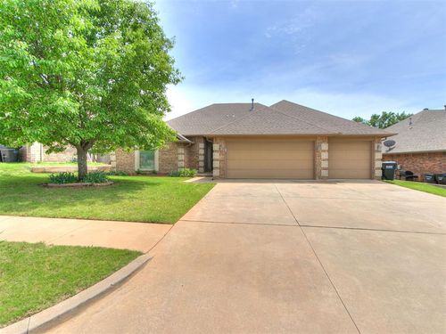 3224 Se 33rd St, Moore, OK, 73165-7360 | Card Image