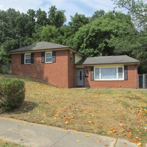 1525 Andrews Rd Nw, Roanoke, VA, 24017-3407 | Card Image