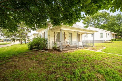 825 W 5th St, Concordia, KS, 66901-2010 | Card Image