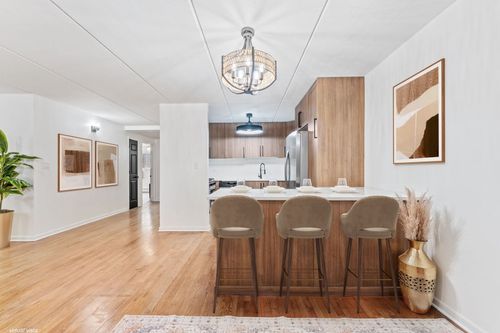 apt-a5-914 Austin Blvd, Oak Park, IL, 60302-1770 | Card Image