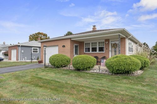 13 San Juan Ct, Toms River, NJ, 08757-4115 | Card Image