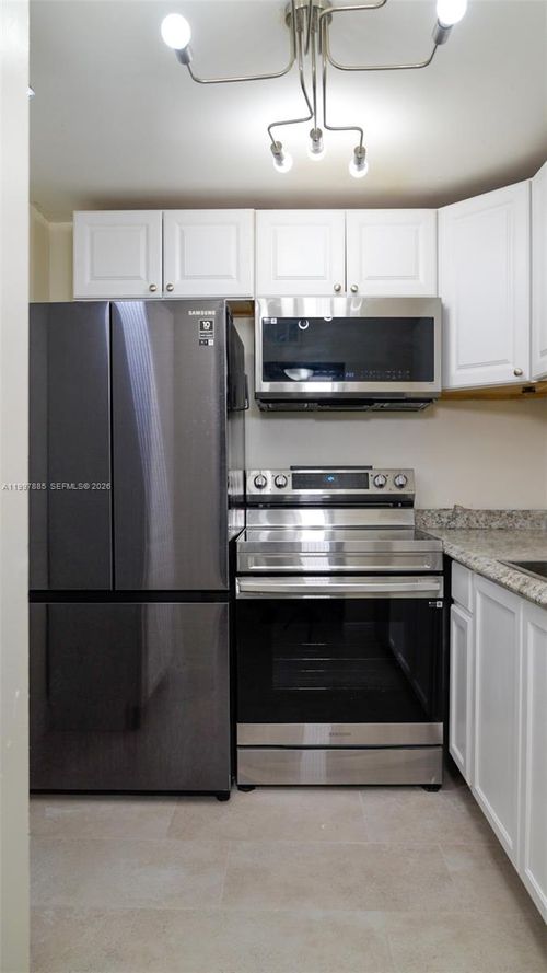 4t-2935 Ne 163rd St, North Miami Beach, FL, 33160-4456 | Card Image