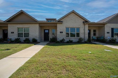 410 Ronnie Dr Se, Hartselle, AL, 35640-6028 | Card Image