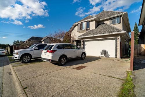 12560 64 Ave, Surrey, BC, V3W1W9 | Card Image