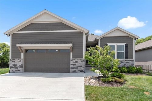 1161 Sw Whitby Dr, Lee's Summit, MO, 64083-6110 | Card Image
