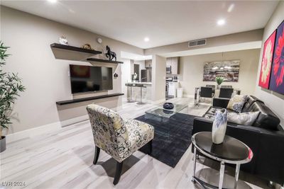 1085 - 7885 W Flamingo Road, Condo with 3 bedrooms, 2 bathrooms and null parking in Las Vegas NV | Image 3