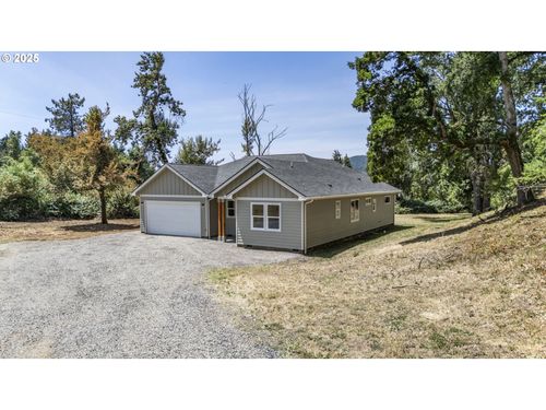 85152 Winding Way, Pleasant Hill, OR, 97455-9667 | Card Image