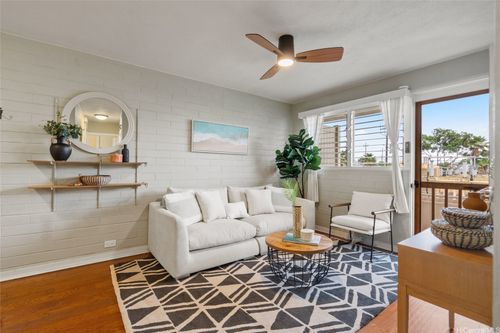 apt-10-75 Kihapai St, Kailua, HI, 96734-2688 | Card Image
