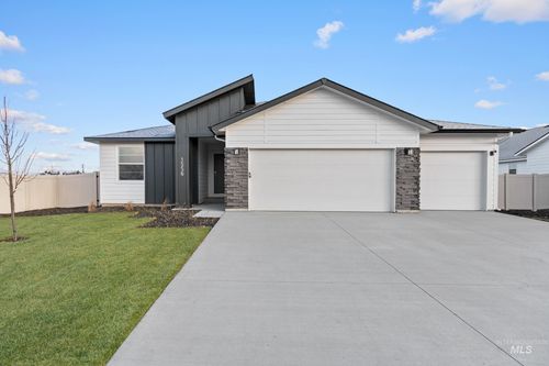 812 Ne Trailridge St, Mountain Home, ID, 83647-1380 | Card Image