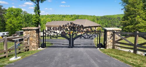 179 Eagle Blf, Jamestown, TN, 38556-6842 | Card Image