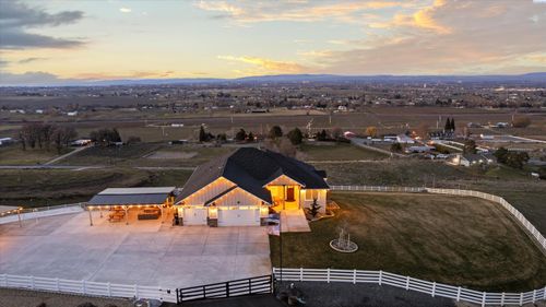 21902 S 1522 Pr Sw, Prosser, WA, 99350-8861 | Card Image