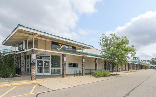 15e-1525 Michigan Ave W, Battle Creek, MI, 49037-1947 | Card Image