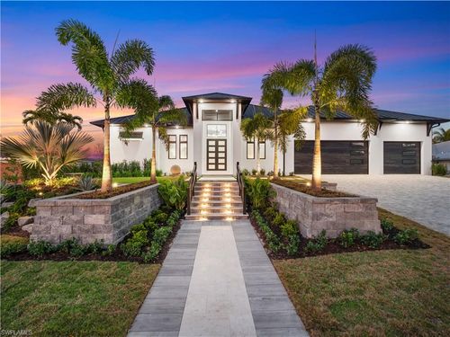 111 Montrose Dr, FORT MYERS, FL, 33919-6143 | Card Image