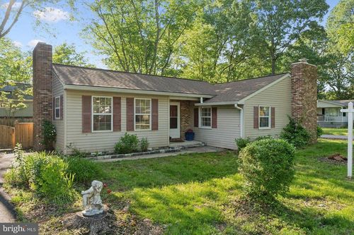 1215 Pine Ave, SHADY SIDE, MD, 20764-9574 | Card Image