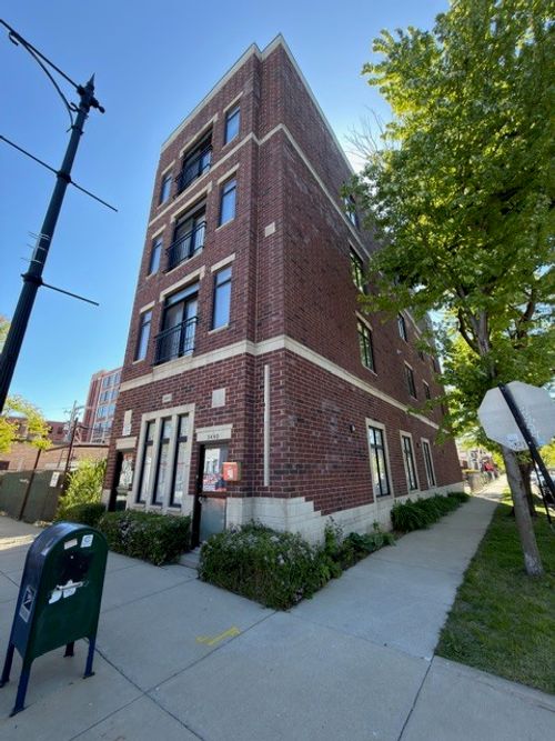 3440 S Morgan St, Chicago, IL, 60608-6873 | Card Image