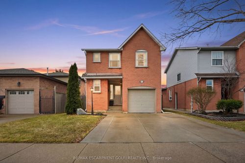 333 Celtic Dr, Stoney Creek, ON, L8E4N1 | Card Image