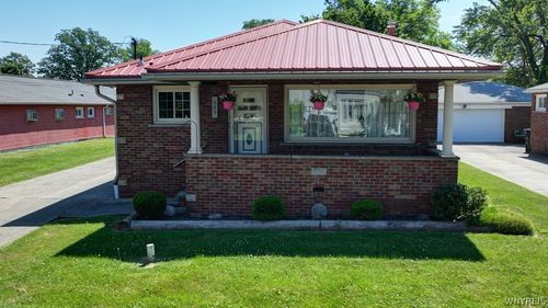 689 78th Street, Niagara Falls, NY, 14304 | Card Image
