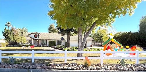 28870 Broken Arrow Cir, Menifee, CA, 92584-9384 | Card Image