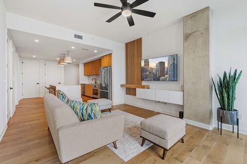 3810-84 N East Avenue, Austin, TX, 78701 | Card Image
