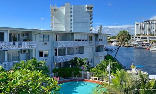 107-13105 Ixora Ct, North Miami, FL, 33181-2348 | Card Image