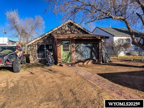 1126 Amoretti St, Thermopolis, WY, 82443-2510 | Card Image