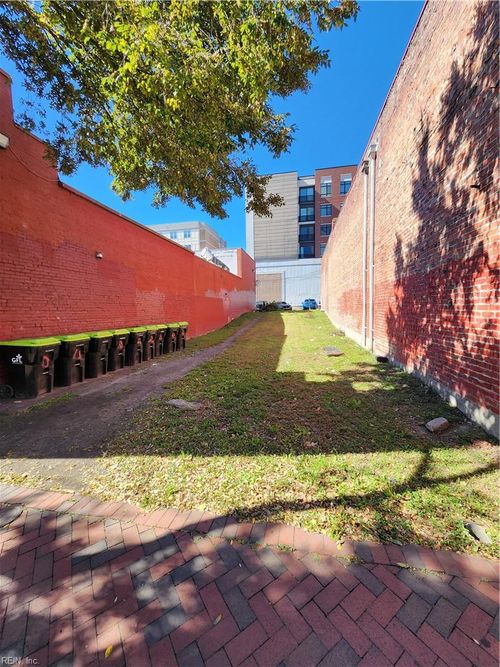 439 Granby St, Norfolk, VA, 23510-1913 | Card Image