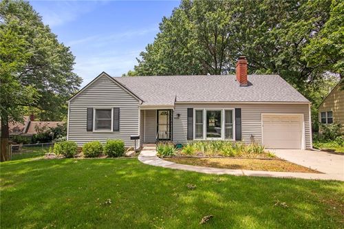5600 Roe Blvd, Roeland Park, KS, 66205-2514 | Card Image