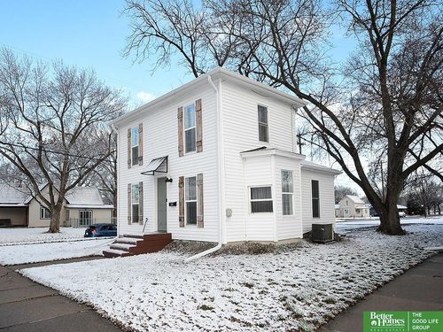558 W 7th St, York, NE, 68467-2823 | Card Image