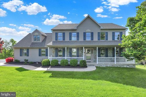 678 W Ridge Rd, Elizabethtown, PA, 17022-9749 | Card Image