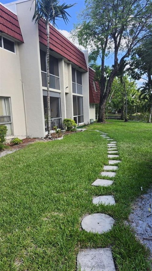 apt-224-21 Jacaranda Dr, Plantation, FL, 33324-2592 | Card Image