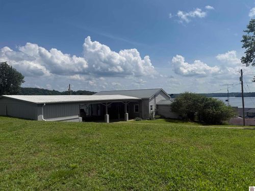 42 Meadowlark Ln, Eddyville, KY, 42038-8233 | Card Image