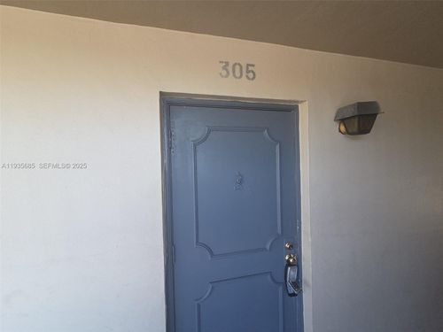 apt-305-8020 Colony Cir N, Tamarac, FL, 33321-8353 | Card Image