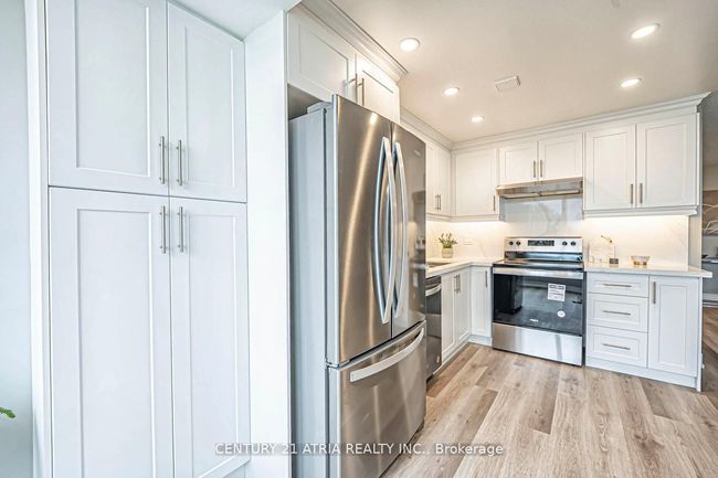 206 - 350 Webb Dr, Condo with 2 bedrooms, 2 bathrooms and 2 parking in Mississauga ON | Image 11