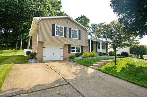 214 Wessex Hills Dr, Coraopolis, PA, 15108-1023 | Card Image