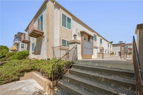 18-120 S Francisca Ave, Redondo Beach, CA, 90277-3316 | Card Image