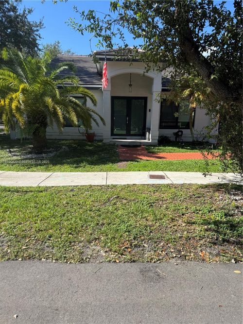 8848 Nw 188th St, Hialeah, FL, 33018-6285 | Card Image