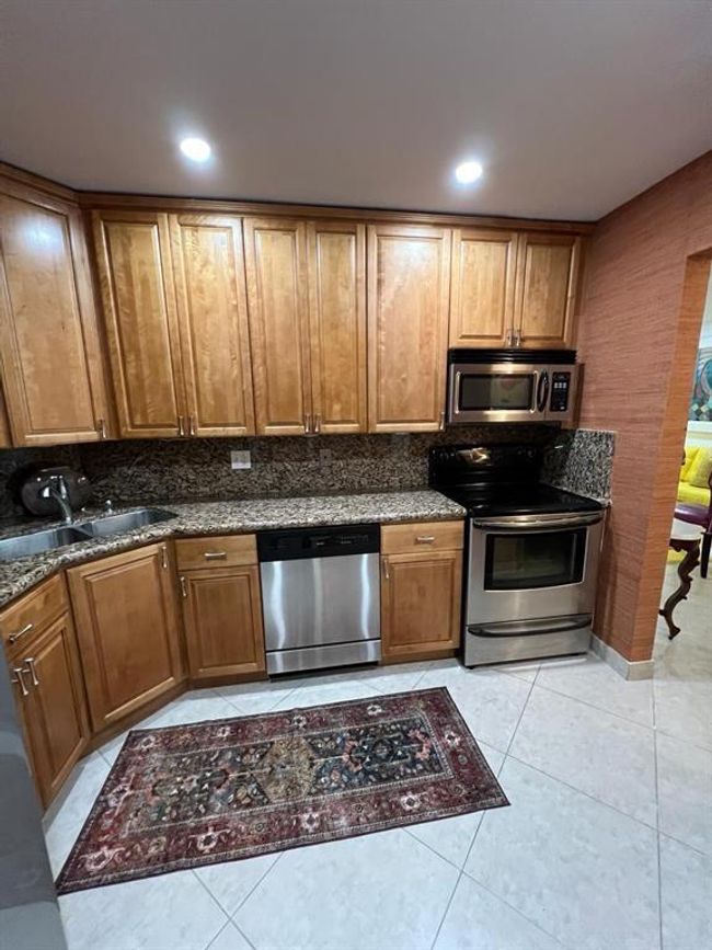 APT-206K - 351 Ne 19 Th Pl, Condo with 2 bedrooms, 2 bathrooms and null parking in Wilton Manors FL | Image 6