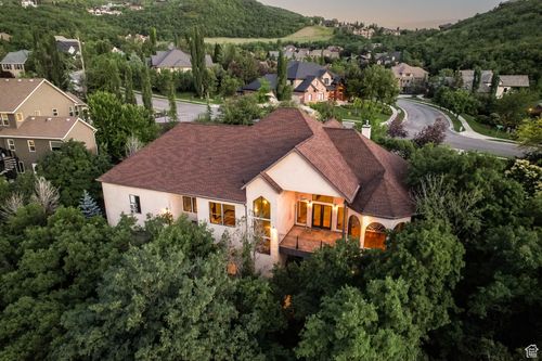 305 Summerwood Dr, Bountiful, UT, 84010-5986 | Card Image