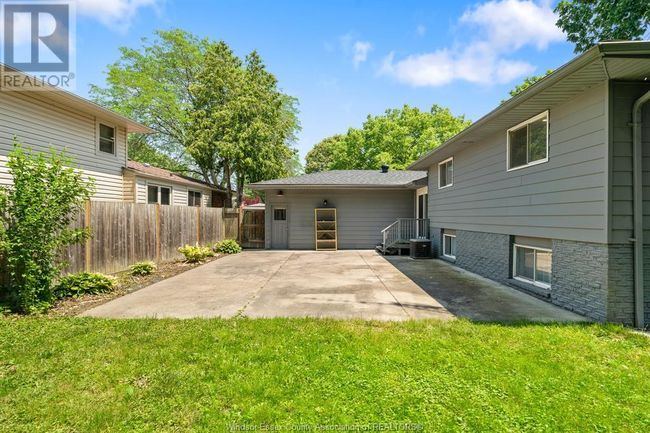 1361 Isabelle Pl, Home with 5 bedrooms, 2 bathrooms and null parking in Windsor ON | Image 48