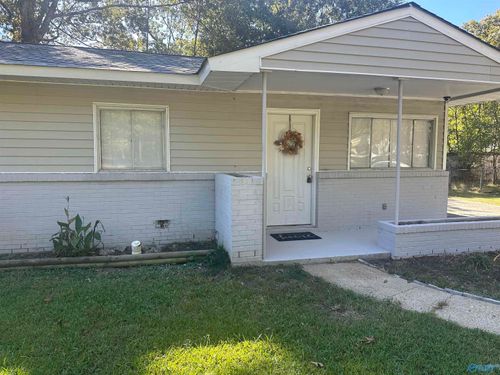 111 Carolyn Ln, Gadsden, AL, 35901-1704 | Card Image