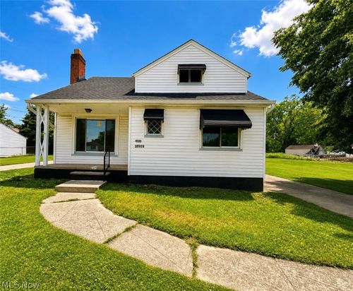 18909 Maple Heights Blvd, Maple Heights, OH, 44137-2217 | Card Image