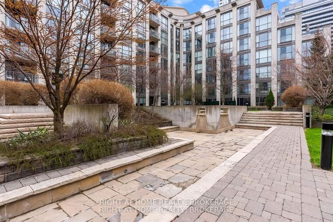 703 - 18 Beverley St, Condo with 3 bedrooms, 2 bathrooms and 2 parking in Toronto ON | Image 30