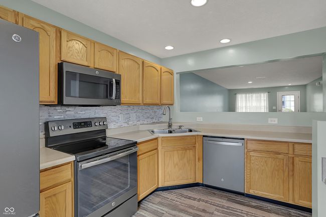 503 Fayette Dr, Condo with 3 bedrooms, 3 bathrooms and null parking in Westfield IN | Image 12